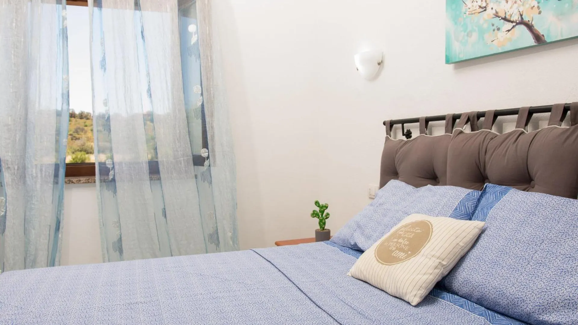 Emerald House San Teodoro, Private Parking Villa San Teodoro  Italy